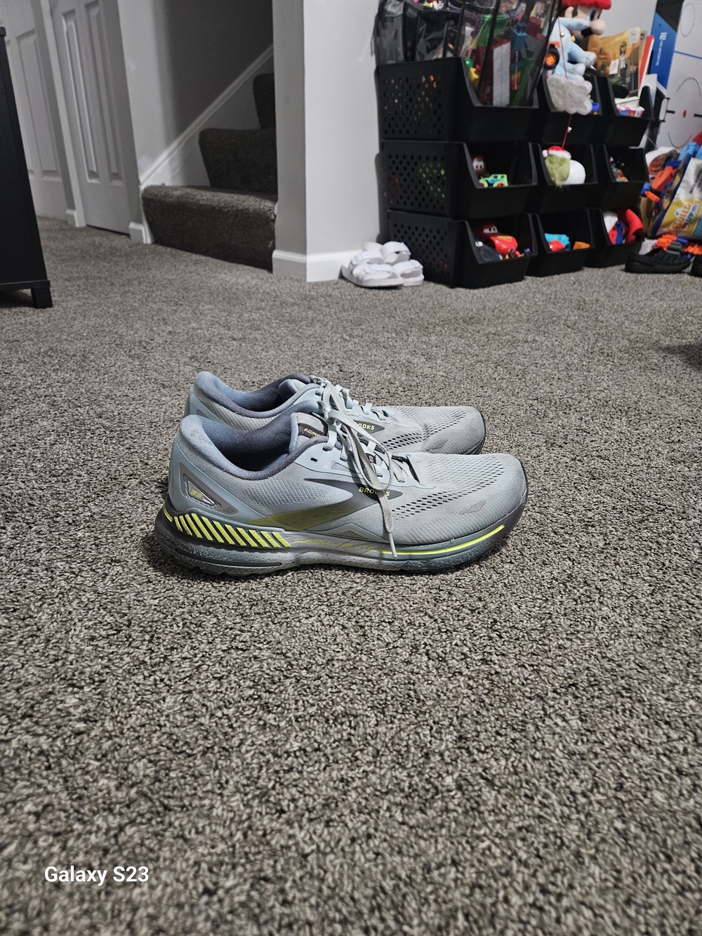 Brooks Adrenaline GTS 23 Gray Lime Running Shoes Men’s Size 13 Athletic Sneakers - Picture 3 of 7